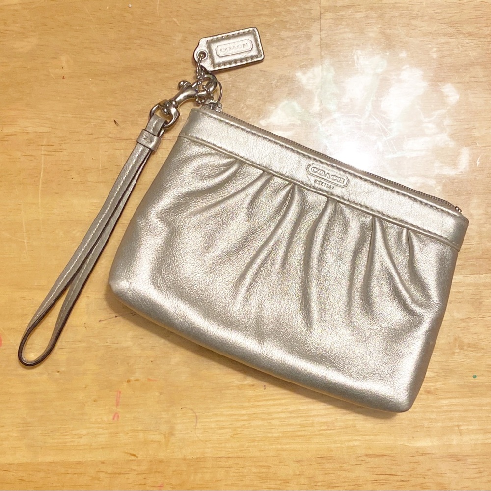 Coach Wristlet Silver/Gold